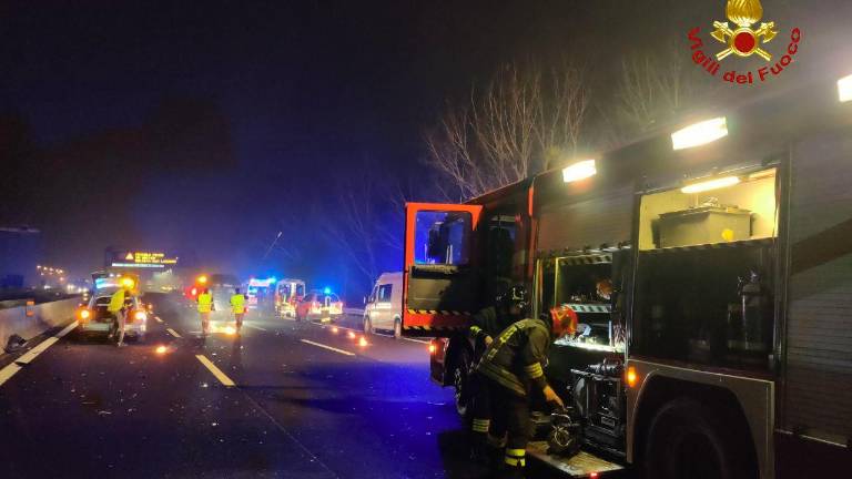 Imola. Quattro feriti in un incidente in autostrada. Due persone incastrate nell’auto Imola. Quattro feriti in un incidente in autostrada. Due persone incastrate nell’auto