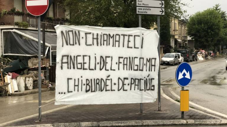 Come si dice angeli del fango a Cesena? Ecco la soluzione in dialetto Come si dice angeli del fango a Cesena? Ecco la soluzione in dialetto