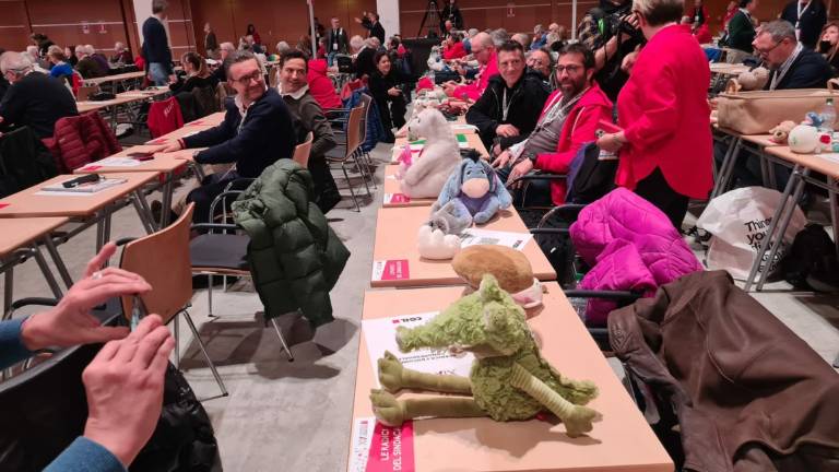 Rimini, aspettando Giorgia Meloni, peluches e Palacongressi blindato VIDEO GALLERY Rimini, aspettando Giorgia Meloni, peluches e Palacongressi blindato VIDEO GALLERY