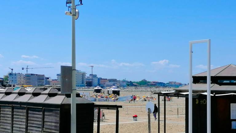 In alto l’avvocato Gorini. Uno degli altoparlanti usati per i messaggi In alto l’avvocato Gorini. Uno degli altoparlanti usati per i messaggi