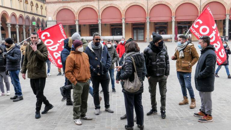 Imola, picchetto dei lavoratori della Timelog sotto al Comune VIDEO Imola, picchetto dei lavoratori della Timelog sotto al Comune VIDEO