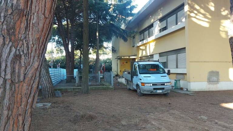 Riccione. Al via la demolizione della scuola Catullo Riccione. Al via la demolizione della scuola Catullo