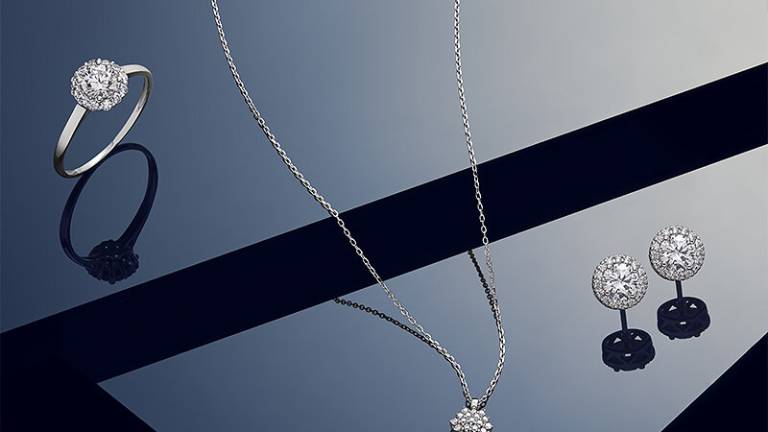 Con Bluespirit.com è più facile trovare il gioiello ideale e personalizzato Con Bluespirit.com è più facile trovare il gioiello ideale e personalizzato
