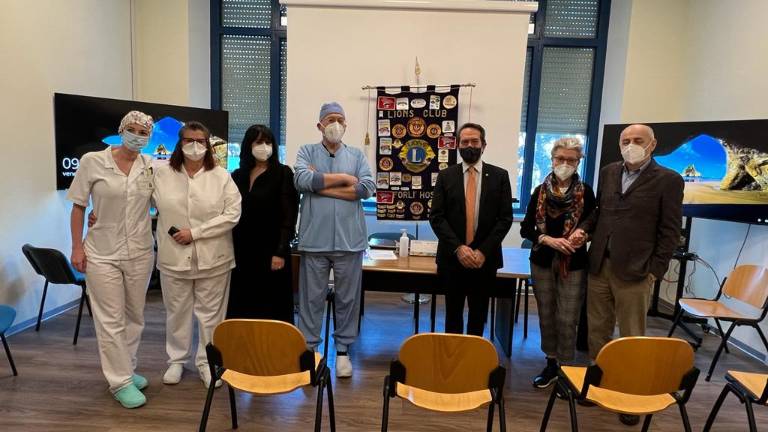 Lions Club Forlì e Morgagni donano stazione multimediale a Pneumologia Lions Club Forlì e Morgagni donano stazione multimediale a Pneumologia