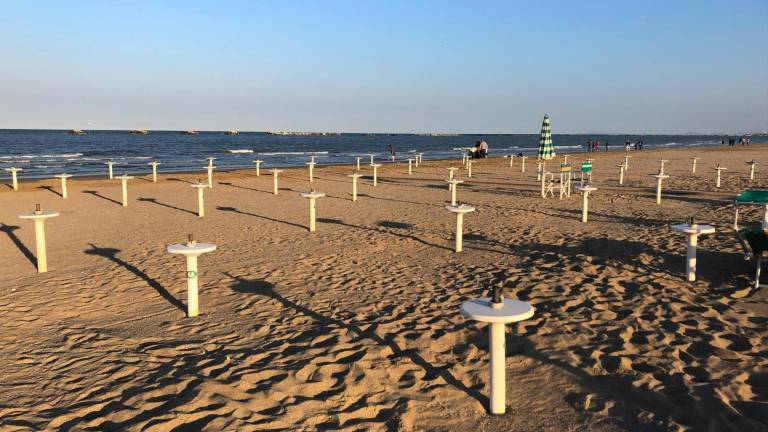 Concessioni spiagge. «Entro 15 giorni le linee guida della Regione» Concessioni spiagge. «Entro 15 giorni le linee guida della Regione»