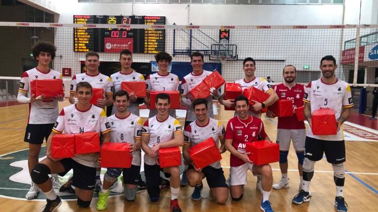 Ravenna, la Pietro Pezzi Volley dona 35 pacchi alla Caritas Ravenna, la Pietro Pezzi Volley dona 35 pacchi alla Caritas