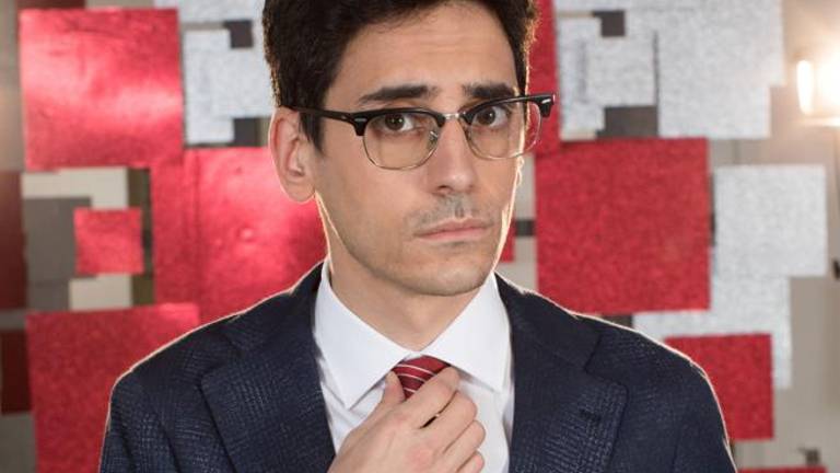 Valerio Lundini in tour nei teatri: atteso a Bologna e Pesaro Valerio Lundini in tour nei teatri: atteso a Bologna e Pesaro