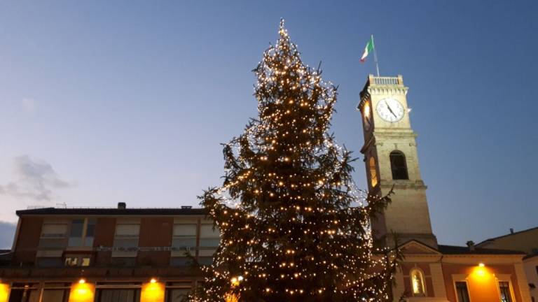 Forlimpopoli rilancia il concorso per le luminarie più belle Forlimpopoli rilancia il concorso per le luminarie più belle