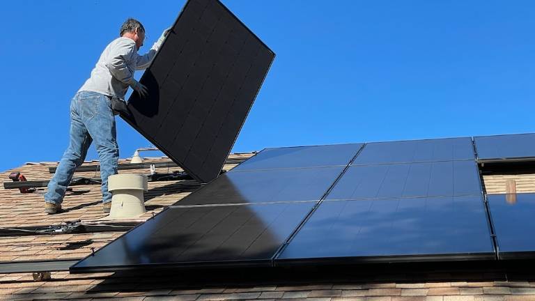 Forlì, la Er Lux e il caro energia: Il fotovoltaico da solo non basta per risparmiare Forlì, la Er Lux e il caro energia: Il fotovoltaico da solo non basta per risparmiare