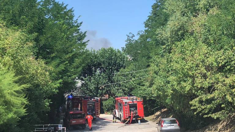 Cesena, incendio alla Osteria degli Usignoli - I video Cesena, incendio alla Osteria degli Usignoli - I video