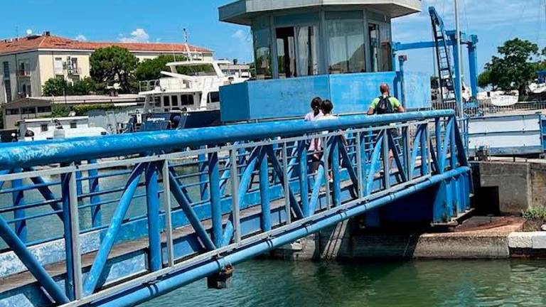 Il ponte mobile di nuovo attraversabile Il ponte mobile di nuovo attraversabile