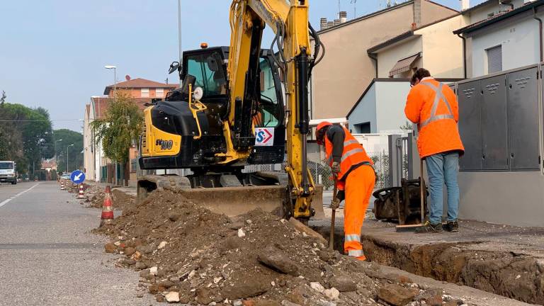 Imola, via Selice: parte una serie di interventi in notturna Imola, via Selice: parte una serie di interventi in notturna