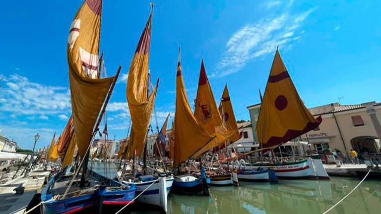 Cesenatico, gran festa per i cento anni delle storiche Barchèt e Assunta Cesenatico, gran festa per i cento anni delle storiche Barchèt e Assunta