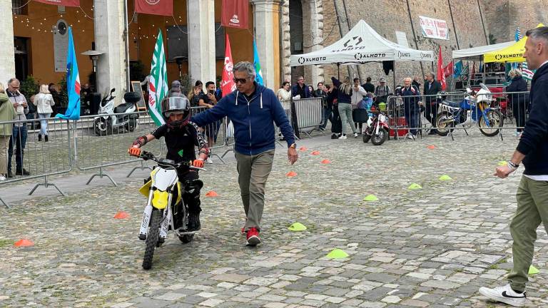 Cesena, primo maggio e trattori in piazza: la tradizione più forte del maltempo - Gallery Cesena, primo maggio e trattori in piazza: la tradizione più forte del maltempo - Gallery