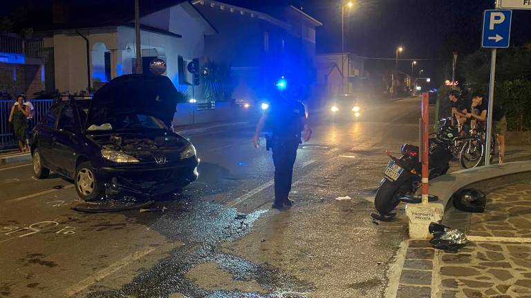 Incidente sulla via Ravennate a Martorano di Cesena: gravissimo centauro dopo lo schianto moto - auto VIDEO Incidente sulla via Ravennate a Martorano di Cesena: gravissimo centauro dopo lo schianto moto - auto VIDEO