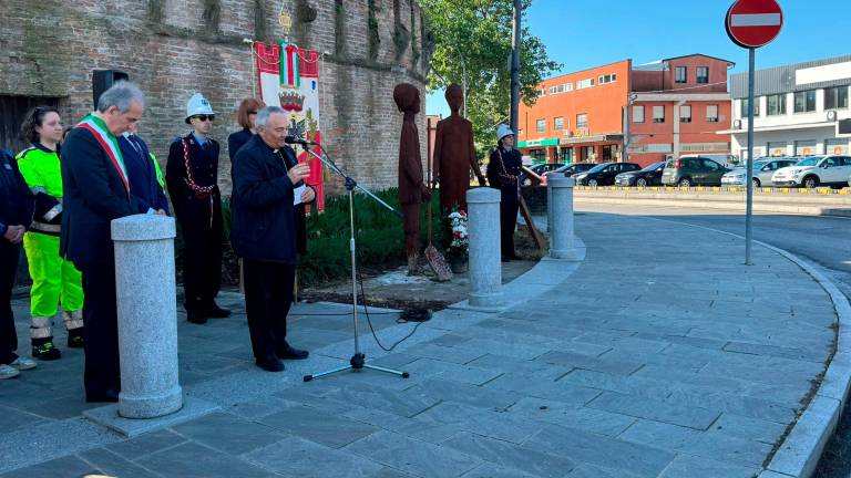 Forlì, un minuto di silenzio nel secondo anniversario dell’alluvione - Gallery Forlì, un minuto di silenzio nel secondo anniversario dell’alluvione - Gallery