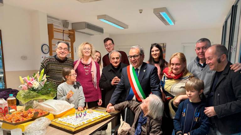 Cervia, gli splendidi 103 anni di Maria Bratti Cervia, gli splendidi 103 anni di Maria Bratti