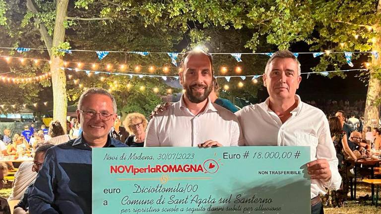La consegna dei fondi donati da Novi La consegna dei fondi donati da Novi
