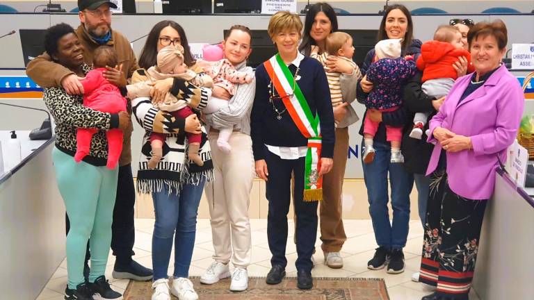 Riccione ha consegnato la chiave della gentilezza ai nuovi nati Riccione ha consegnato la chiave della gentilezza ai nuovi nati