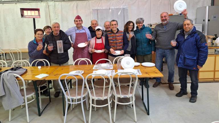 Predappio. Alla cucina della Pro Loco Fiumana inaugurata la “Stoviglioteca Comunale” Predappio. Alla cucina della Pro Loco Fiumana inaugurata la “Stoviglioteca Comunale”