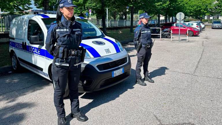 Rimini sette patenti sospese e spacciatore denunciato al parco Cervi Rimini sette patenti sospese e spacciatore denunciato al parco Cervi