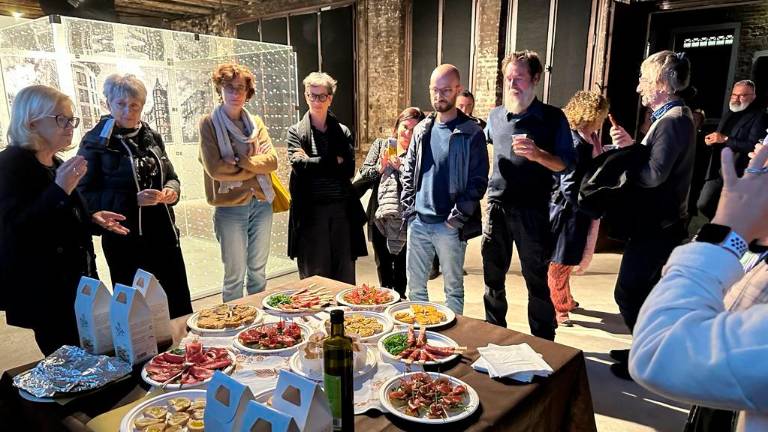 Presentato il Bioparco Apistico Sammarinese alla Biennale di Architettura Presentato il Bioparco Apistico Sammarinese alla Biennale di Architettura