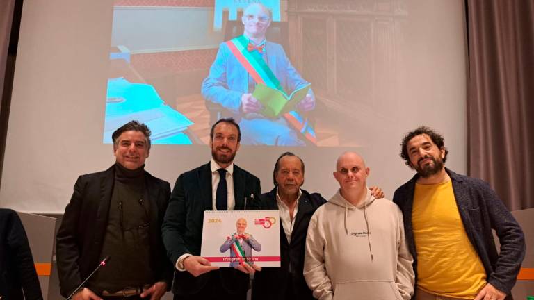 Cesena, da Nicoletta Braschi a Mariangela Gualtieri, da Adriano Piraccini a Luciano Poggi: sfilata di personaggi della città nel calendario Cils 2024 Cesena, da Nicoletta Braschi a Mariangela Gualtieri, da Adriano Piraccini a Luciano Poggi: sfilata di personaggi della città nel calendario Cils 2024