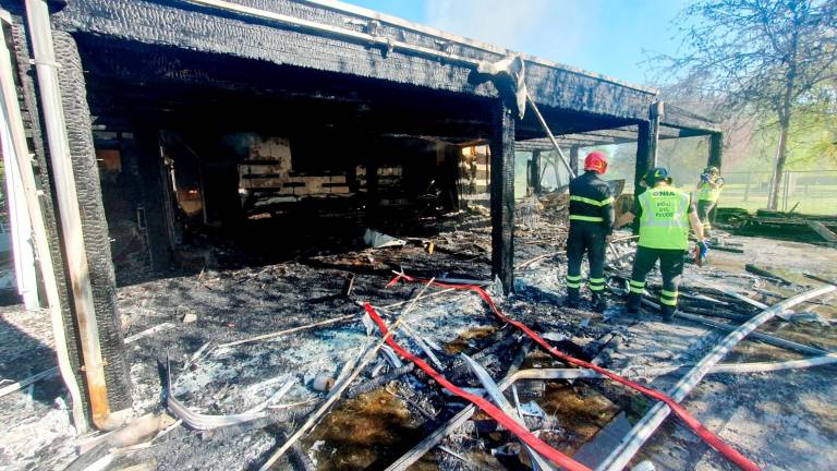 Incendio al Kiosko il Vincanto di Villa Verucchio, il locale del cantante Filippo Malatesta: origine quasi sicuramente dolosa - VIDEO GALLERY