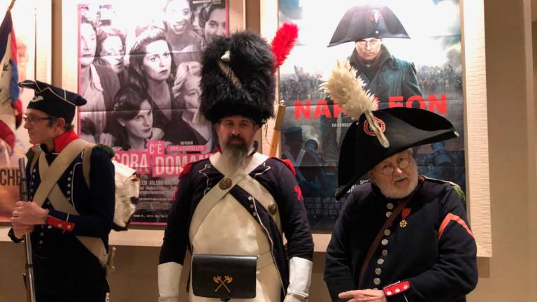 A Cesena un tuffo nel passato con le truppe napoleoniche schierate al cinema Eliseo A Cesena un tuffo nel passato con le truppe napoleoniche schierate al cinema Eliseo