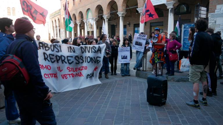 Ravenna, il collettivo Osa ha sfilato in centro Ravenna, il collettivo Osa ha sfilato in centro