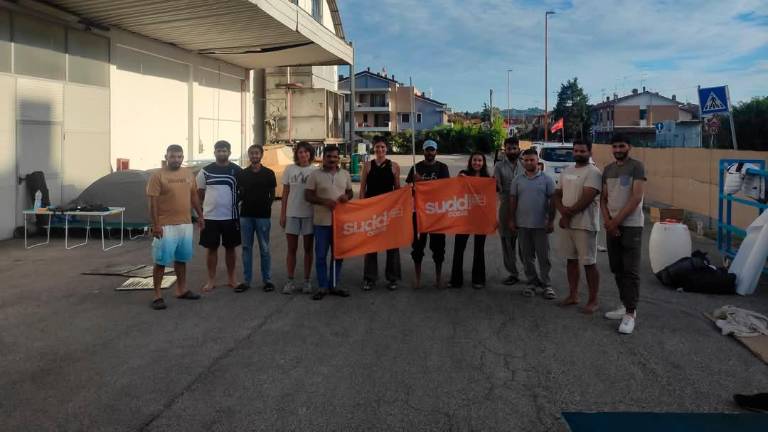 Il picchetto dei lavoratori a Calisese Il picchetto dei lavoratori a Calisese