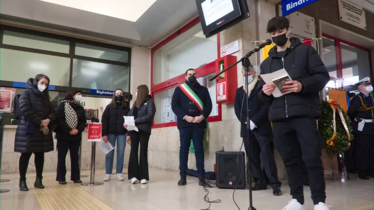 Ravenna, alla stazione il ricordo degli ebrei transitati verso Auschwitz Ravenna, alla stazione il ricordo degli ebrei transitati verso Auschwitz