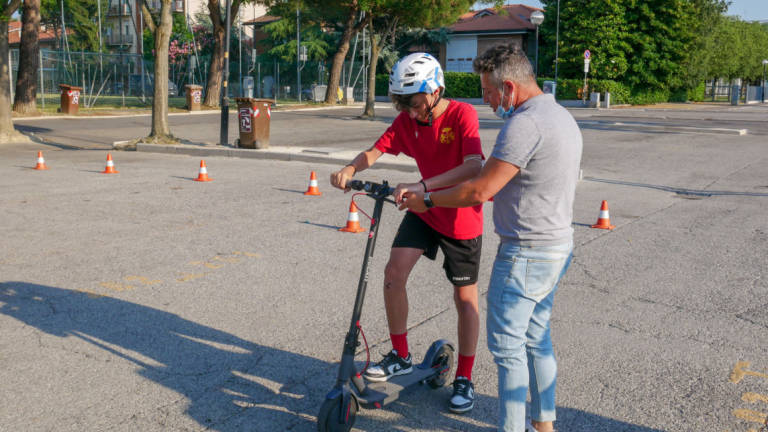 Ravenna, nuovo codice della strada: Sfruttare le autoscuole come centri di formazione Ravenna, nuovo codice della strada: Sfruttare le autoscuole come centri di formazione