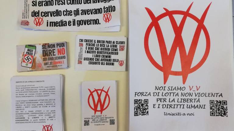 Lugo, denunciata una coppia di imbrattatori seriali no vax Lugo, denunciata una coppia di imbrattatori seriali no vax