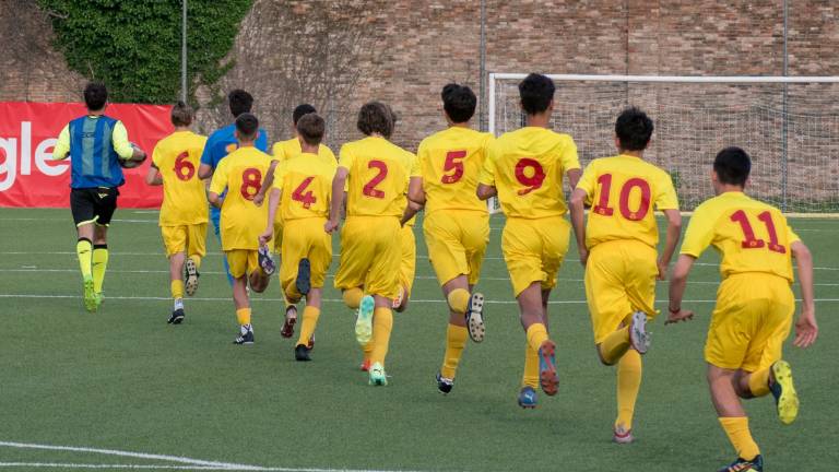 Calcio D, Ravenna: 110 e lode, due borse di studio per festeggiare il compleanno del club Calcio D, Ravenna: 110 e lode, due borse di studio per festeggiare il compleanno del club