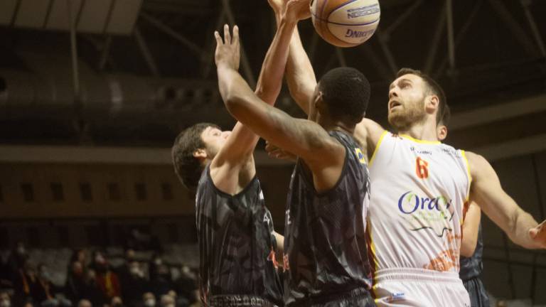 Basket A2, un'OraSì decimata prova a onorare le Final Eight di Coppa Italia Basket A2, un'OraSì decimata prova a onorare le Final Eight di Coppa Italia