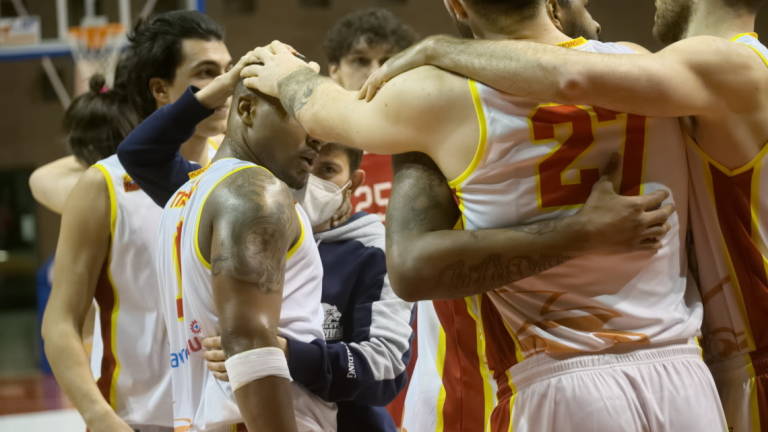 Basket A2, venerdì Ravenna-Torino a Faenza: pullman gratis per gli abbonati Orasì Basket A2, venerdì Ravenna-Torino a Faenza: pullman gratis per gli abbonati Orasì