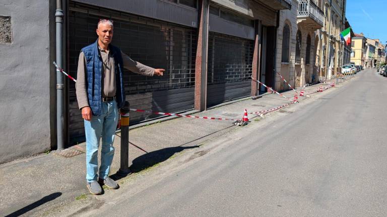 Lugo, residenti esasperati: «Auto a forte velocità in centro, pericoli per pedoni e ciclisti» Lugo, residenti esasperati: «Auto a forte velocità in centro, pericoli per pedoni e ciclisti»
