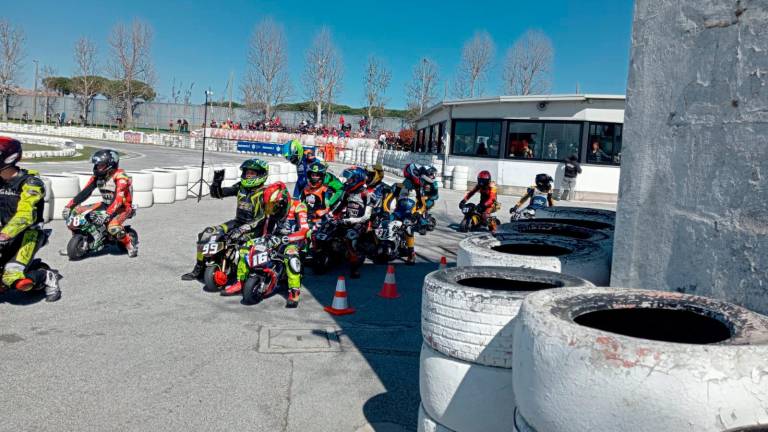 A Cervia quasi 100 giovanissimi sulle minimoto nel nome di Marco Simoncelli VIDEO GALLERY A Cervia quasi 100 giovanissimi sulle minimoto nel nome di Marco Simoncelli VIDEO GALLERY