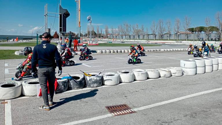 A Cervia quasi 100 giovanissimi sulle minimoto nel nome di Marco Simoncelli VIDEO GALLERY A Cervia quasi 100 giovanissimi sulle minimoto nel nome di Marco Simoncelli VIDEO GALLERY