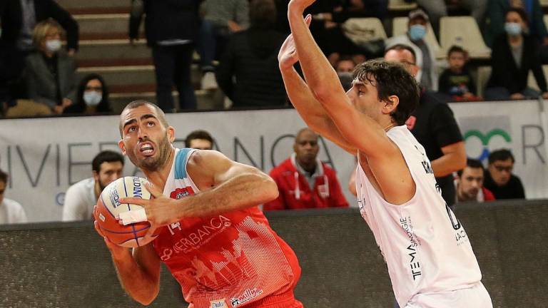Basket B play-off, RivieraBanca schianta i Raggisolaris in garauno (75-56) Basket B play-off, RivieraBanca schianta i Raggisolaris in garauno (75-56)