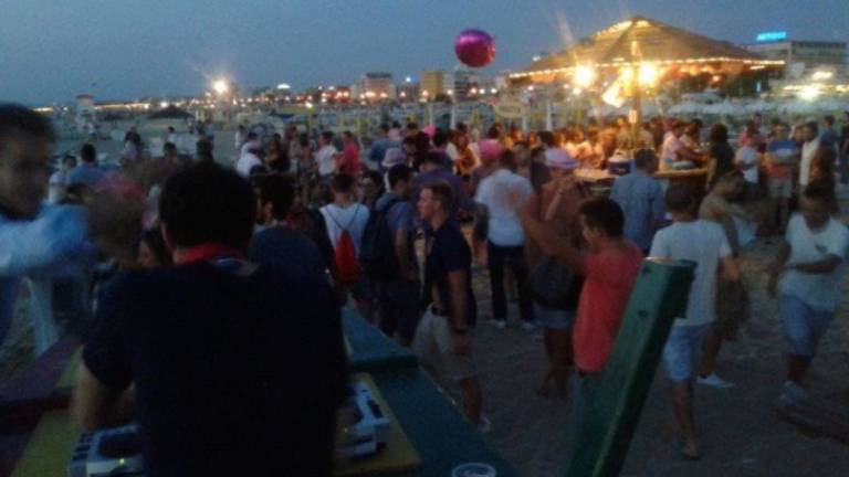 Il Silb: A Marina di Ravenna chiudono i locali in spiaggia irregolari, perché a Rimini non chiudono i chiringuito? Il Silb: A Marina di Ravenna chiudono i locali in spiaggia irregolari, perché a Rimini non chiudono i chiringuito?