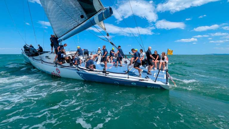 Vela, Anywave vince la sfida di match race con Pegaso e porta la coppa a Trieste Vela, Anywave vince la sfida di match race con Pegaso e porta la coppa a Trieste