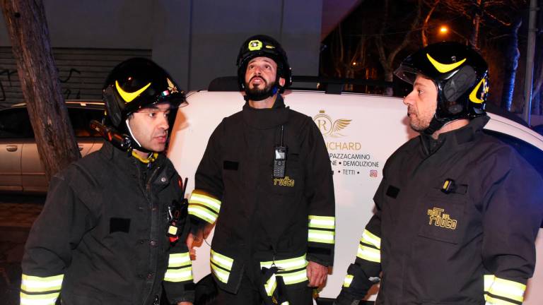 Rimini, incendio nella notte all’hotel Costa d’Oro VIDEO GALLERY Rimini, incendio nella notte all’hotel Costa d’Oro VIDEO GALLERY