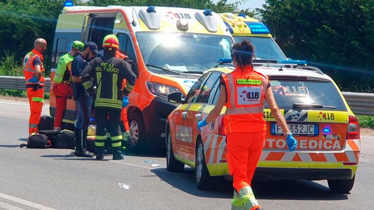 Rimini, tragico incidente mortale: perde la vita in sella allo scooter - VIDEO GALLERY Rimini, tragico incidente mortale: perde la vita in sella allo scooter - VIDEO GALLERY