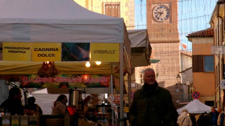 A Sogliano bel tempo e tanta gente per la partenza della 48ª Fiera del Formaggio di Fossa A Sogliano bel tempo e tanta gente per la partenza della 48ª Fiera del Formaggio di Fossa