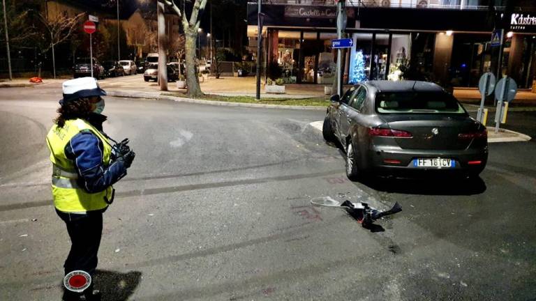 Ladri in fuga e sparo: due carabinieri feriti a Riccione Ladri in fuga e sparo: due carabinieri feriti a Riccione