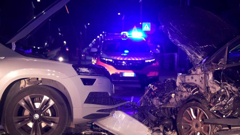 L’incidente sul lungomare di Igea Marina (fotoservizio Manuel Migliorini) L’incidente sul lungomare di Igea Marina (fotoservizio Manuel Migliorini)