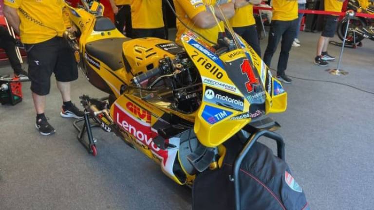 MotoGp, si scaldano i motori a Misano: ecco la Ducati gialla di Bagnaia MotoGp, si scaldano i motori a Misano: ecco la Ducati gialla di Bagnaia
