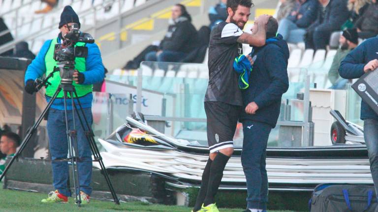 Giovanni Ricciardo festeggia con Beppe Angelini: l’attaccante siciliano fu il re del gol del Cesena che nel 2018-2019 vinse la Serie D (Zanotti) Giovanni Ricciardo festeggia con Beppe Angelini: l’attaccante siciliano fu il re del gol del Cesena che nel 2018-2019 vinse la Serie D (Zanotti)